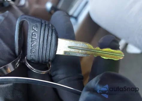 1998 Honda Civic Dx from USA, damaged, VIN 2HGEJ6625WH539668